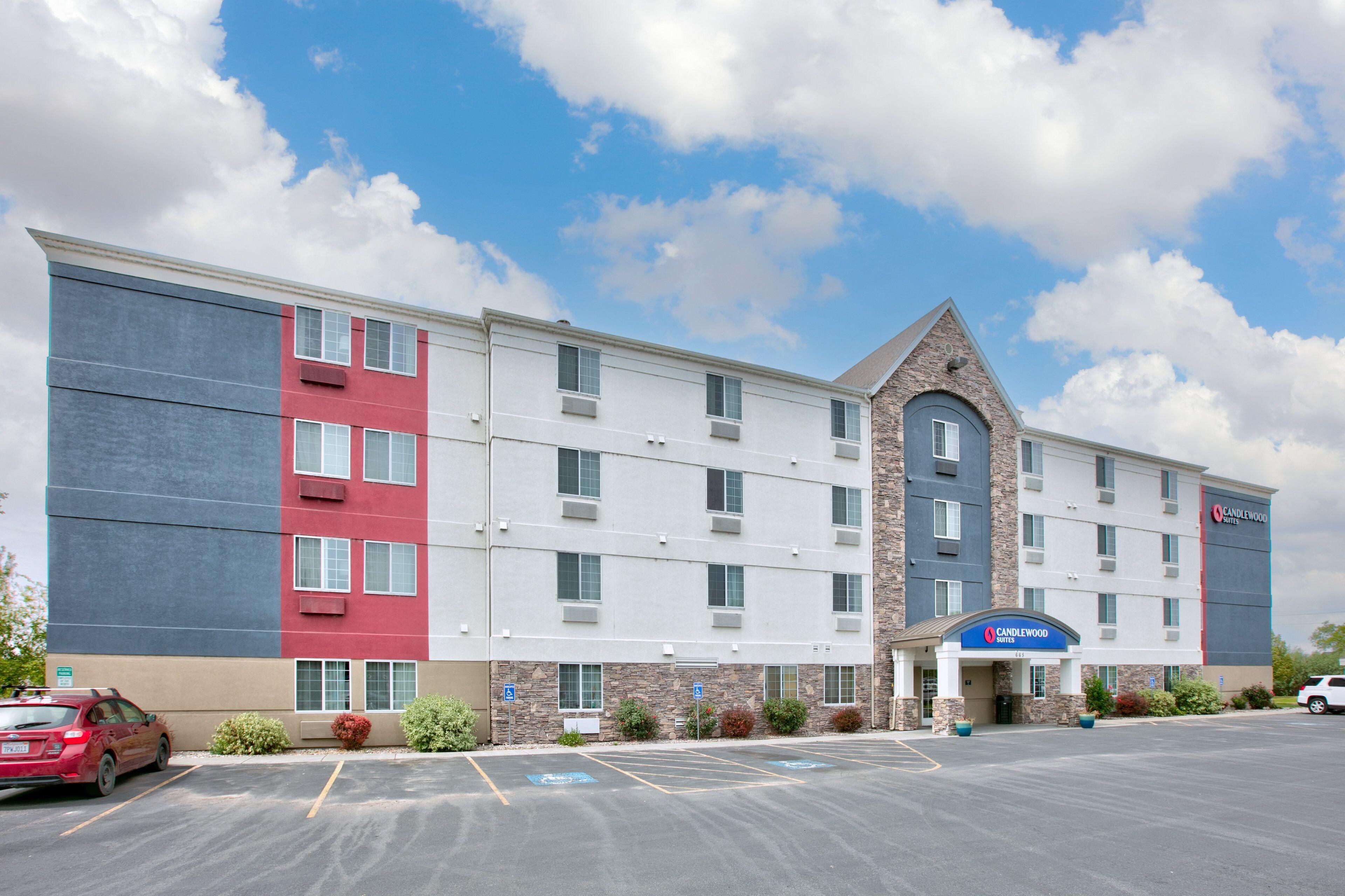 4 Central Hotels Near Russ Freeman Park for Easy Access