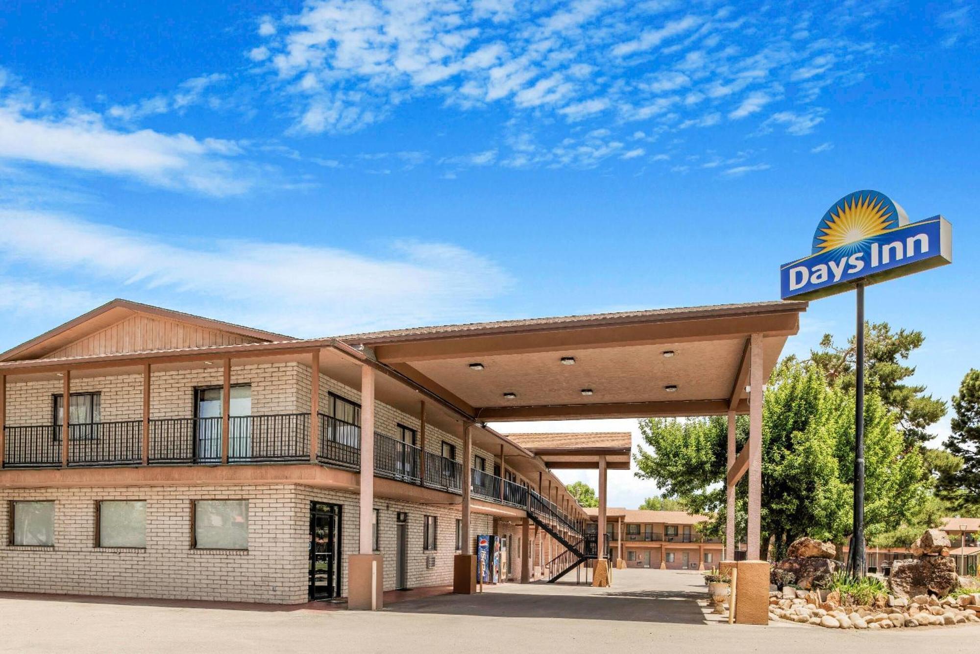 Where to Stay Near Cortez Center-School of Arts: 4 Hotels