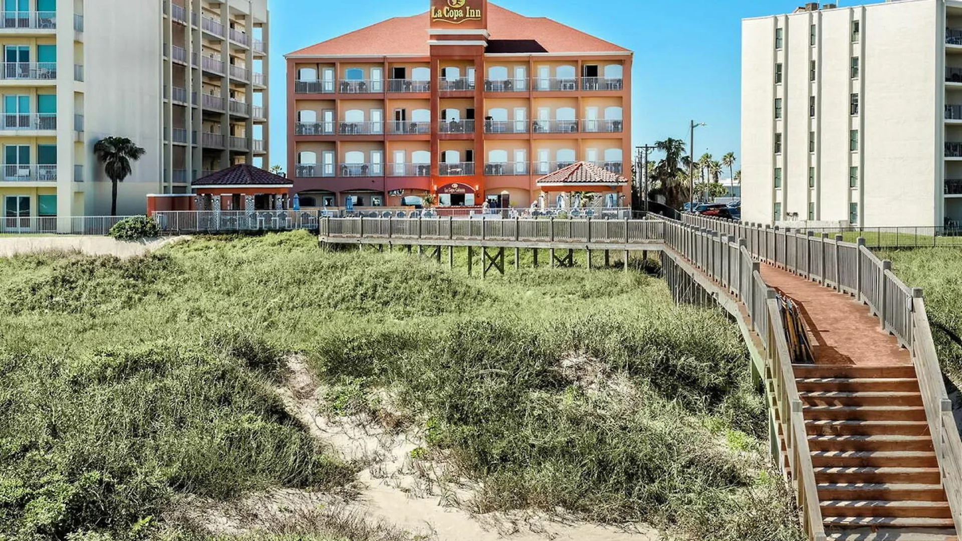 Where to Stay Near Schlitterbahn: 6 Best Beach Hotels