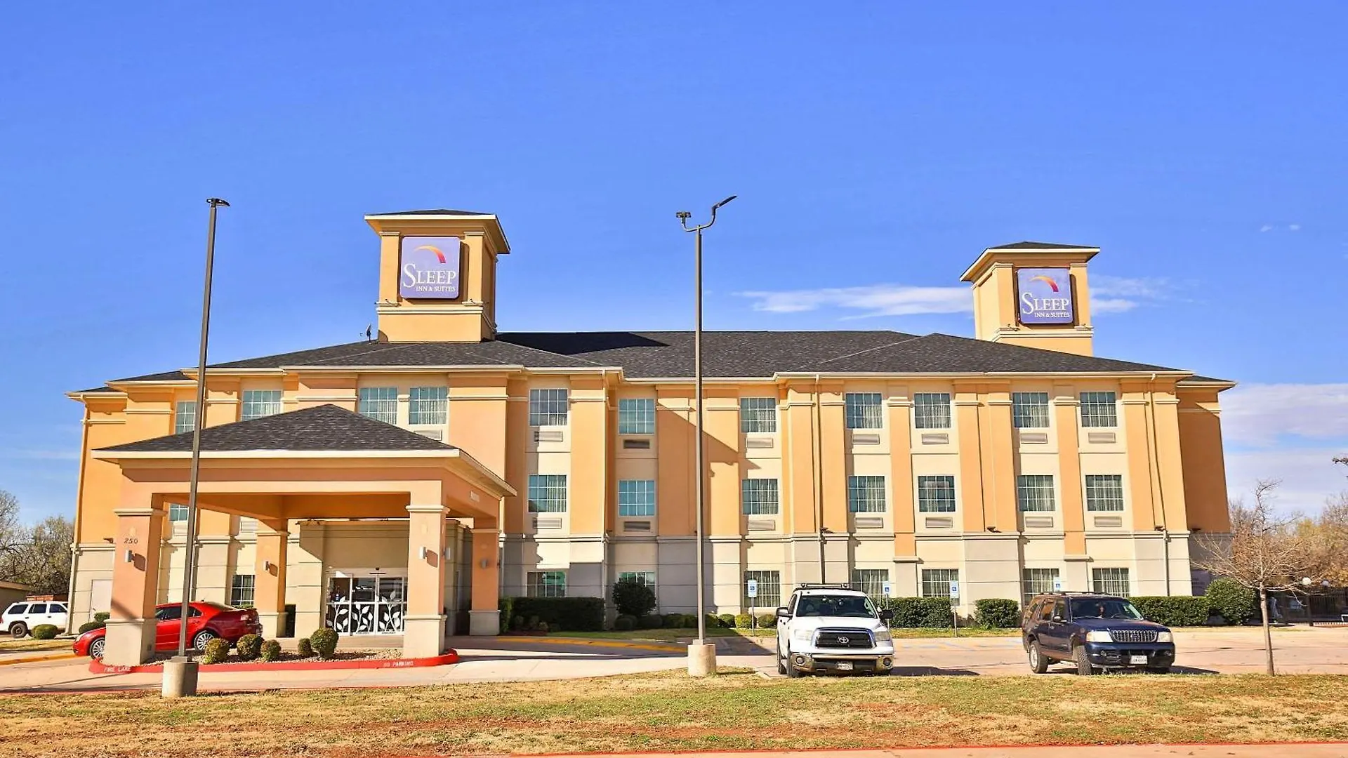 4 Golf Hotels Near Frontier Texas Worth Booking