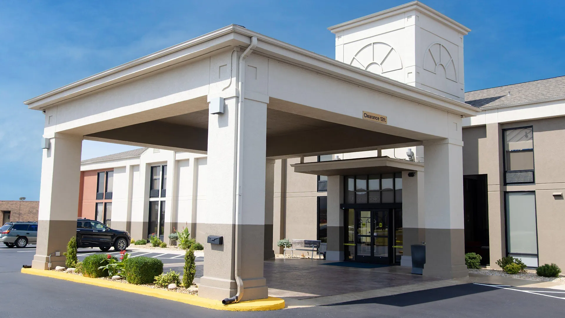 12 Smart Holiday Inn Express Hotels in Missouri Worth Booking