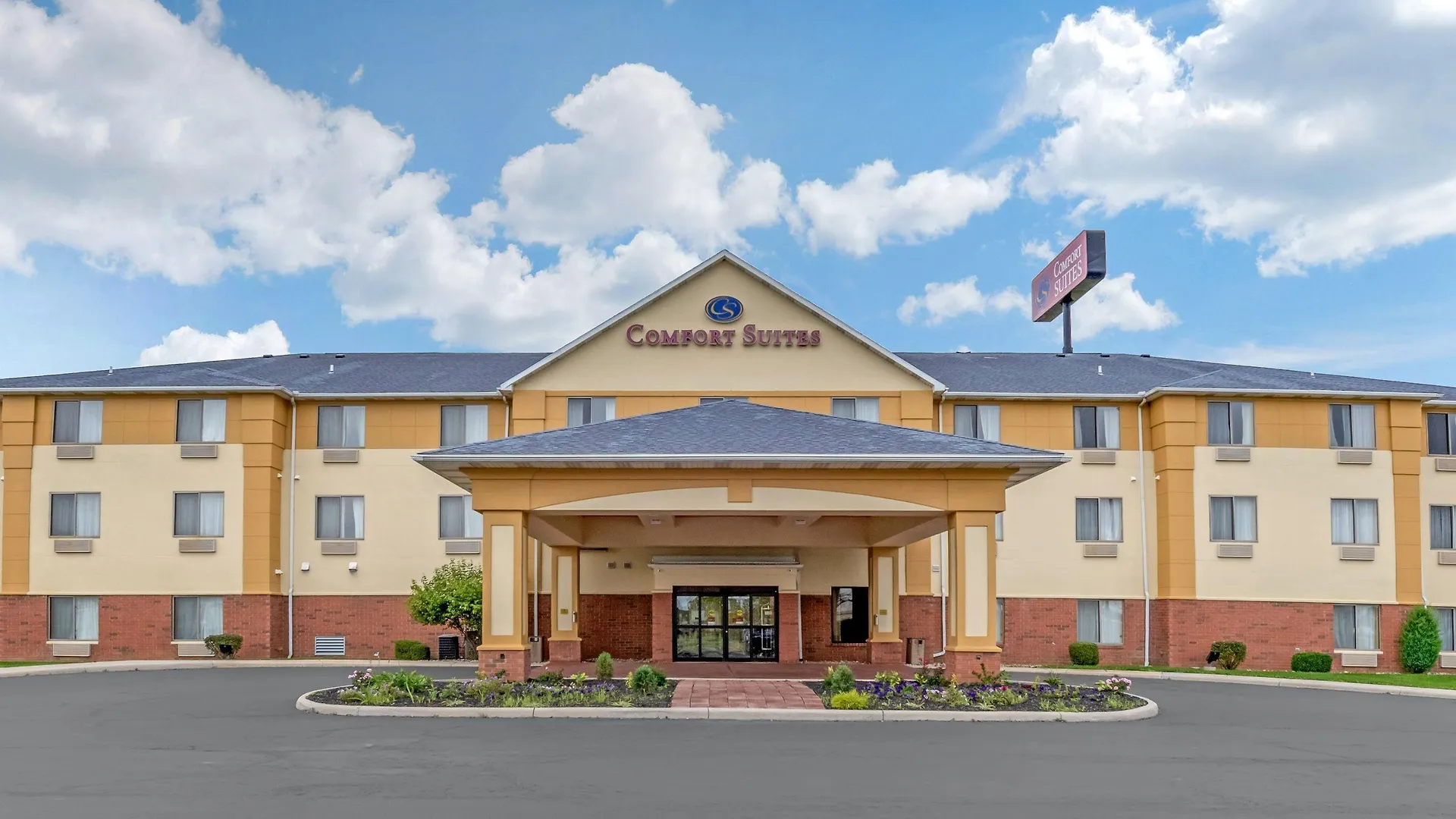 Staying In Ohio: 11 Hotels With Free WiFi Compared